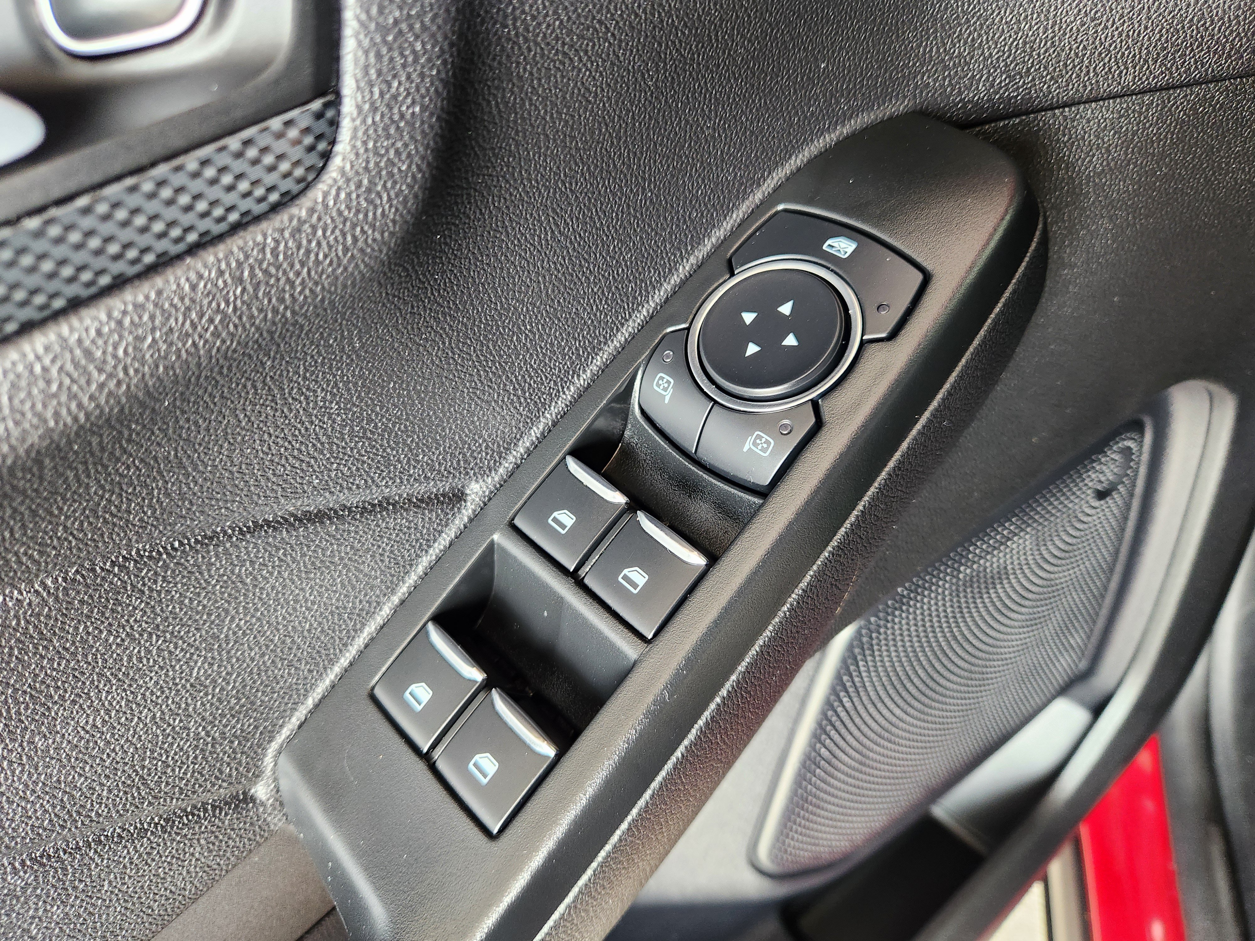 Used 2025 Ford Escape ST-Line FWD image 24