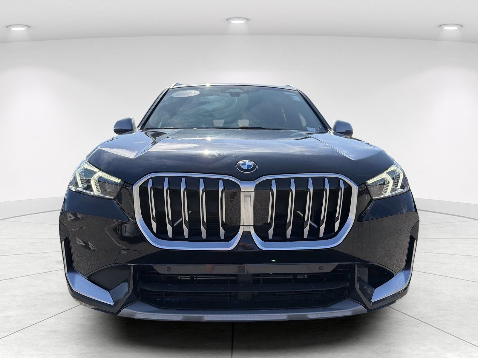Used 2023 BMW X1 xDrive28i w/ Convenience Package AWD/4WD image 2