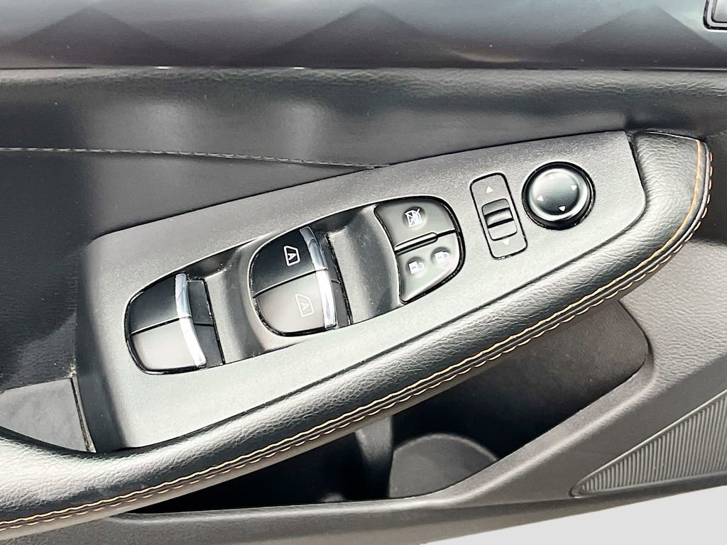 Used 2023 Nissan Maxima SR w/ Sport Mat Group image 18