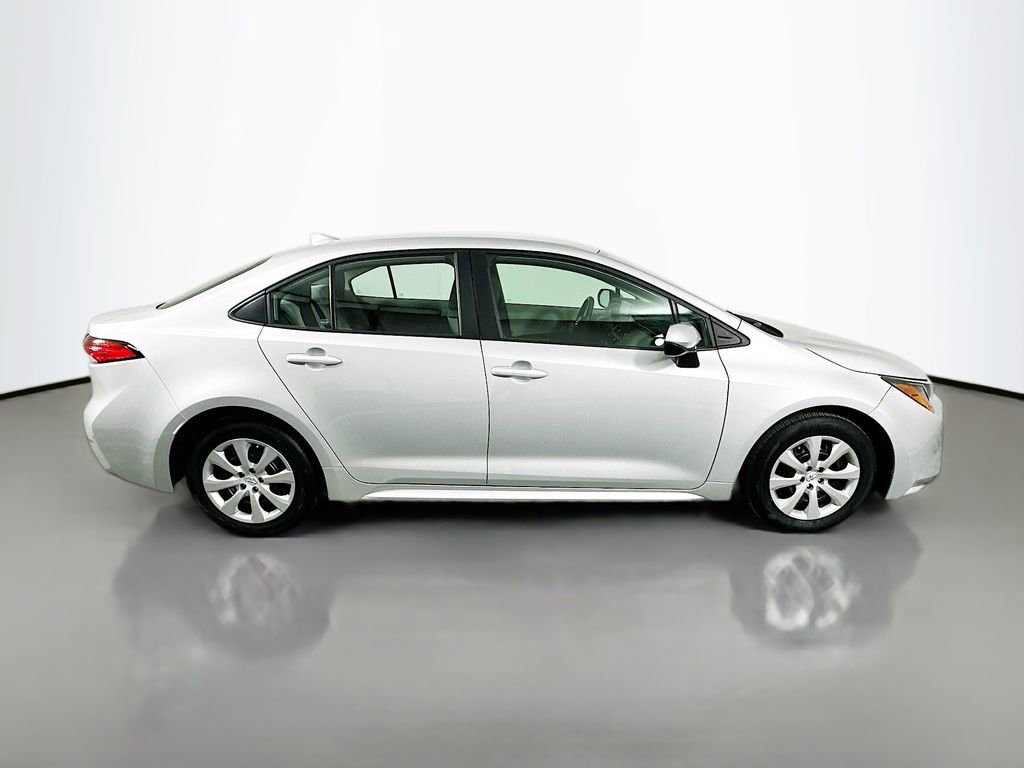 Used 2024 Toyota Corolla LE image 4