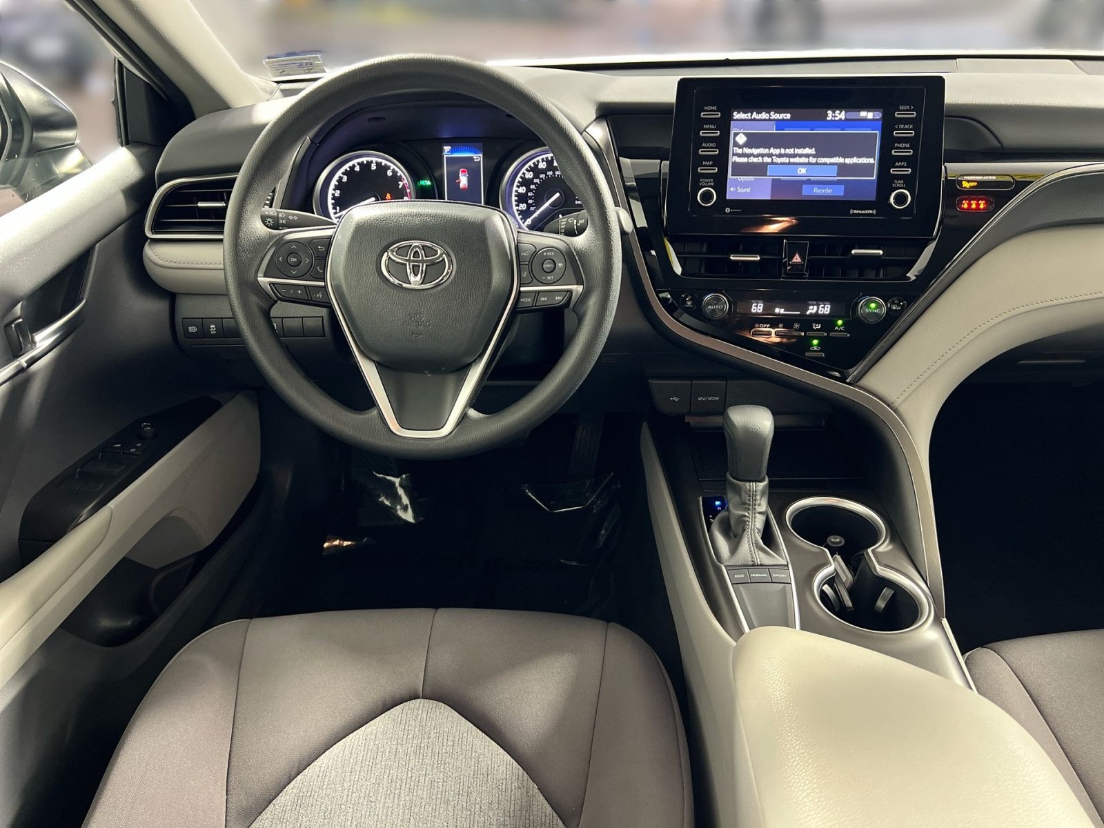 Used 2024 Toyota Camry LE w/ Convenience Package FWD image 21