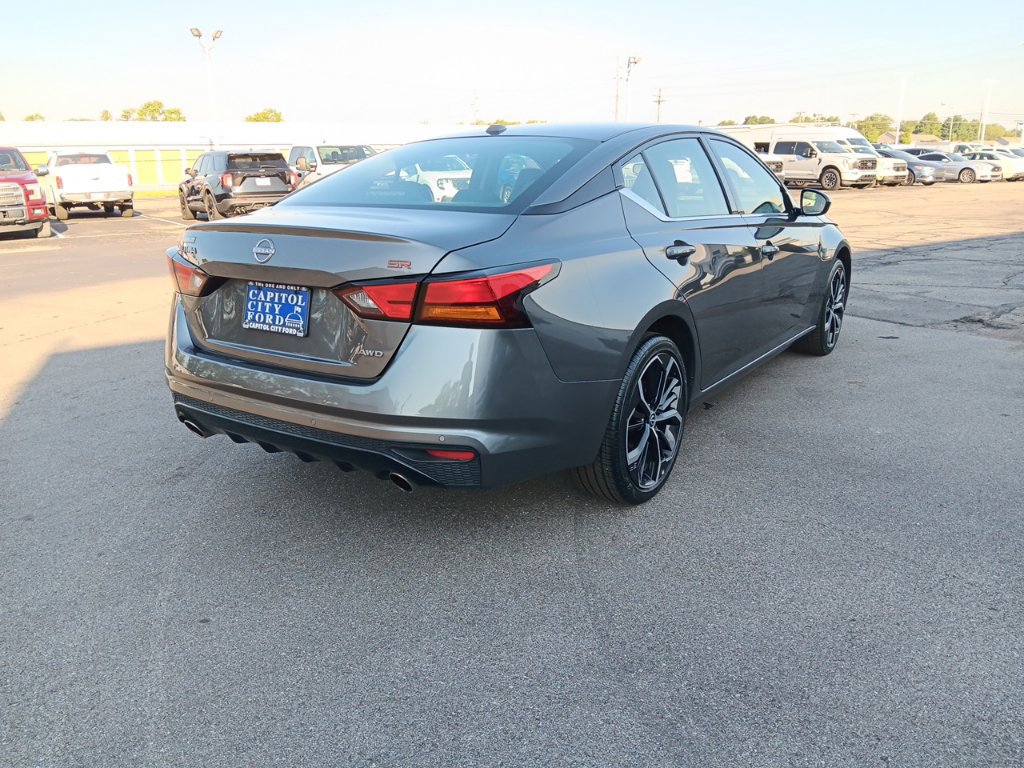 Used 2025 Nissan Altima 2.5 SR AWD/4WD image 5
