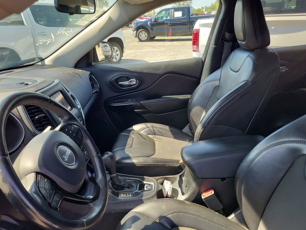 Used 2020 Jeep Cherokee Latitude Plus FWD image 14