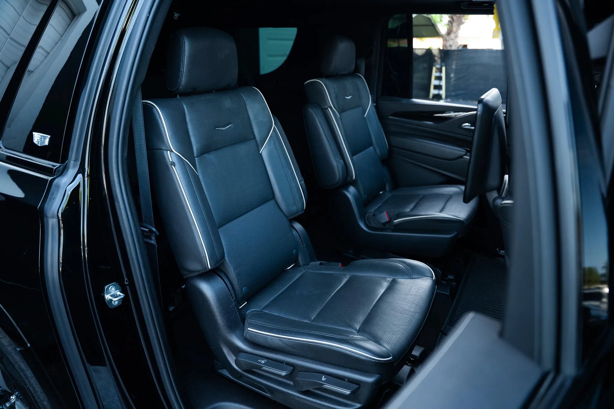 Used 2021 Cadillac Escalade ESV Sport AWD/4WD image 32
