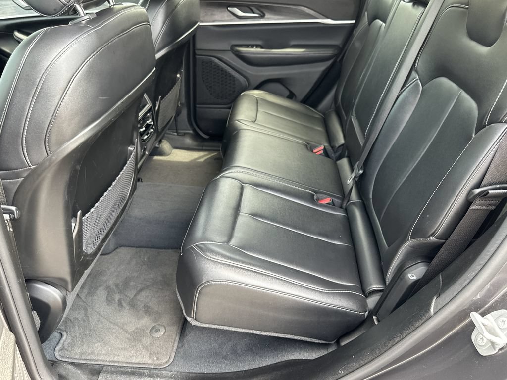 Certified 2023 Jeep Grand Cherokee Limited AWD/4WD image 15
