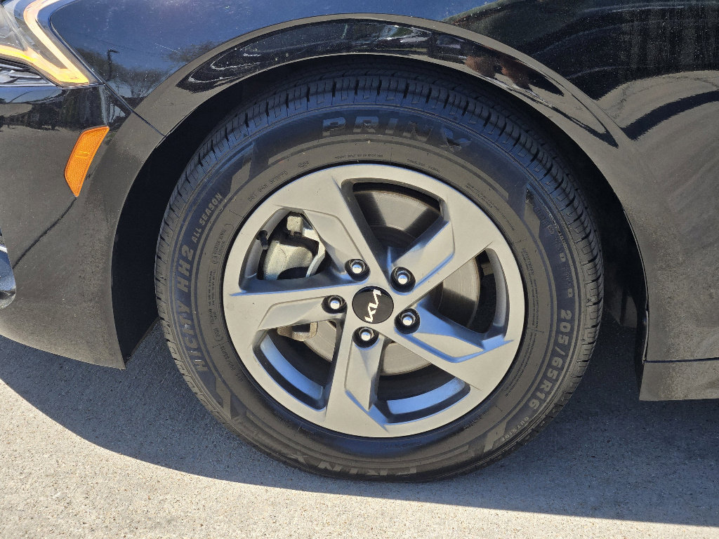 Used 2023 Kia K5 LXS image 17