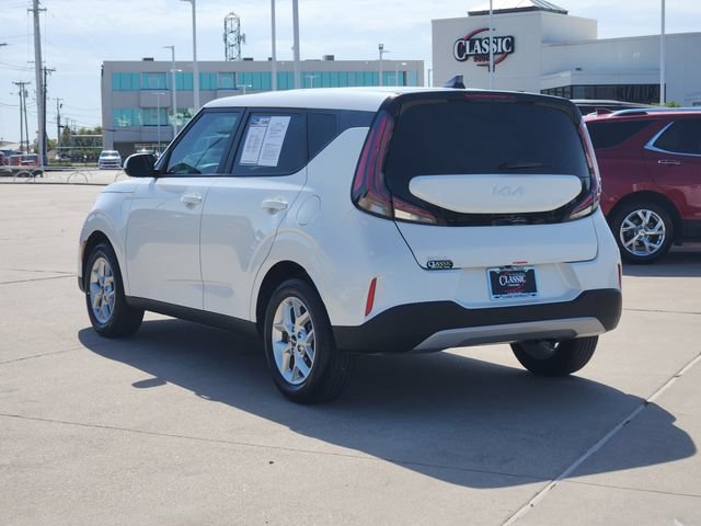 Used 2025 Kia Soul LX w/ LX Technology Package FWD video 3