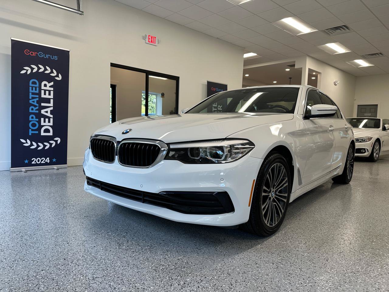 Used 2019 BMW 530i w/ Convenience Package RWD image 3