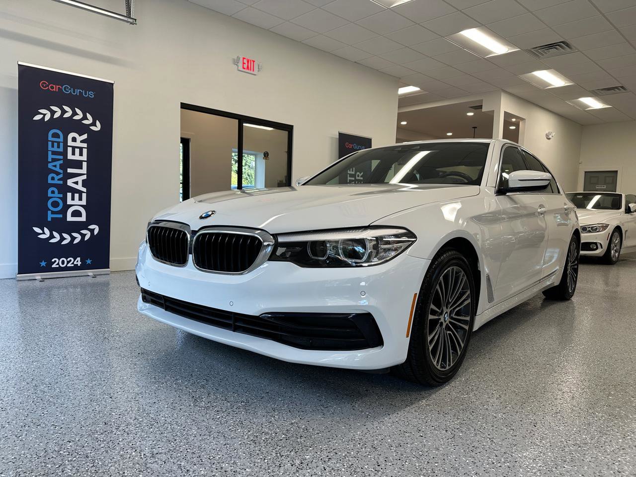 Used 2019 BMW 530i w/ Convenience Package RWD image 3