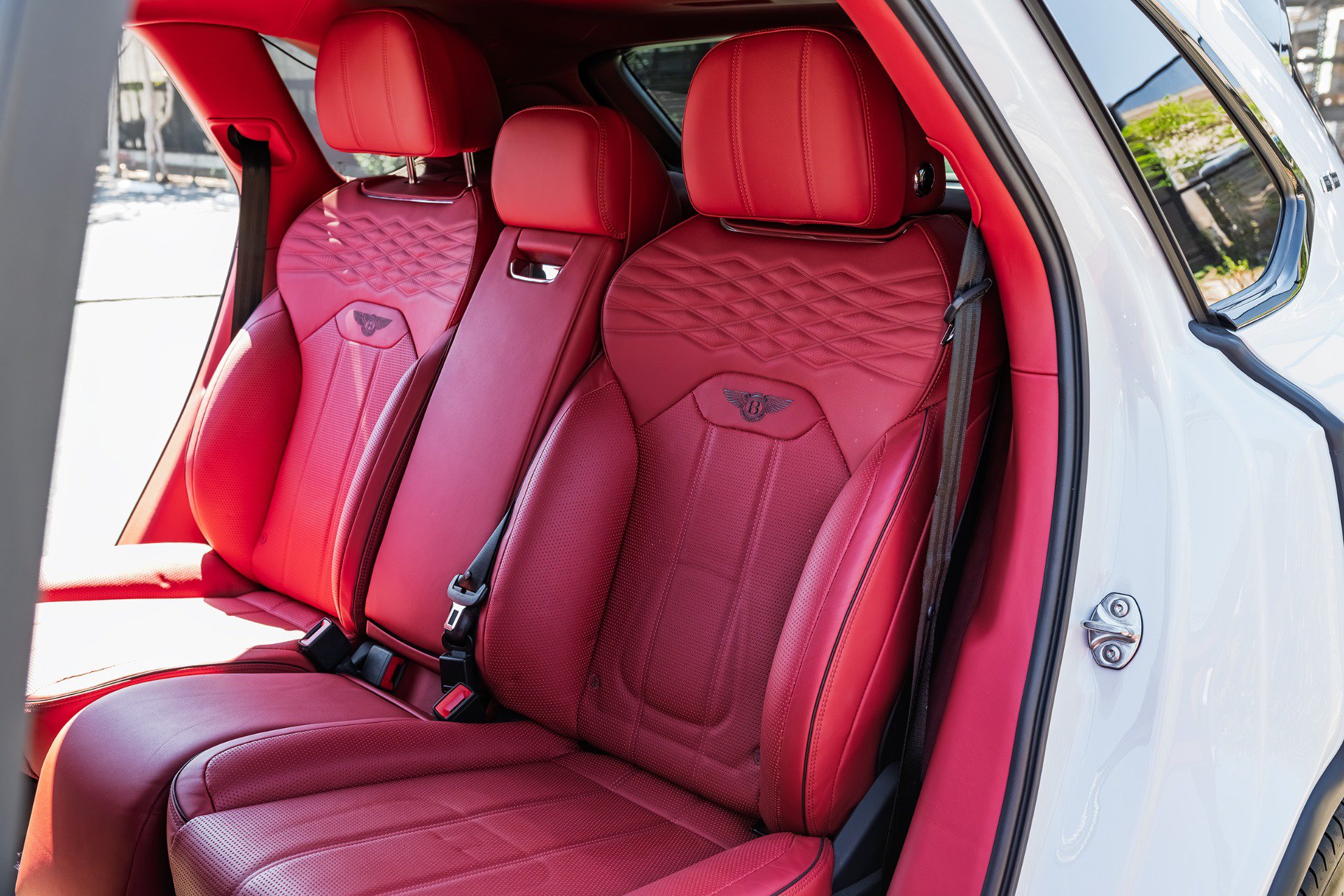 Used 2023 Bentley Bentayga Extended Wheelbase AWD/4WD image 39