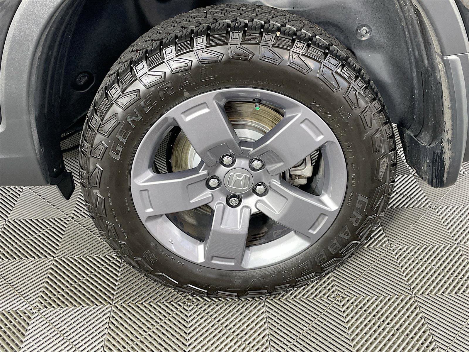 Used 2025 Honda Ridgeline TrailSport image 37