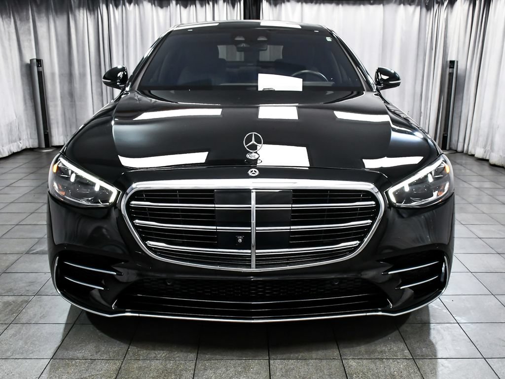 Used 2022 Mercedes-Benz S 500 4MATIC w/ AMG Line Package image 2