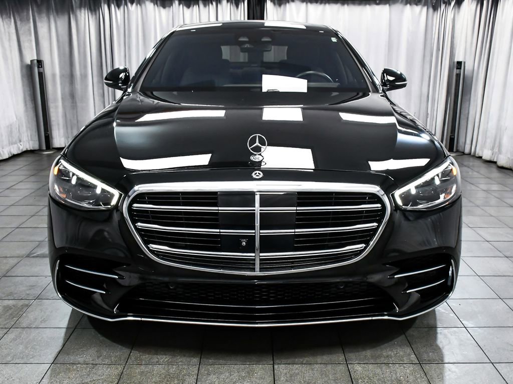 Used 2022 Mercedes-Benz S 500 4MATIC w/ AMG Line Package image 2