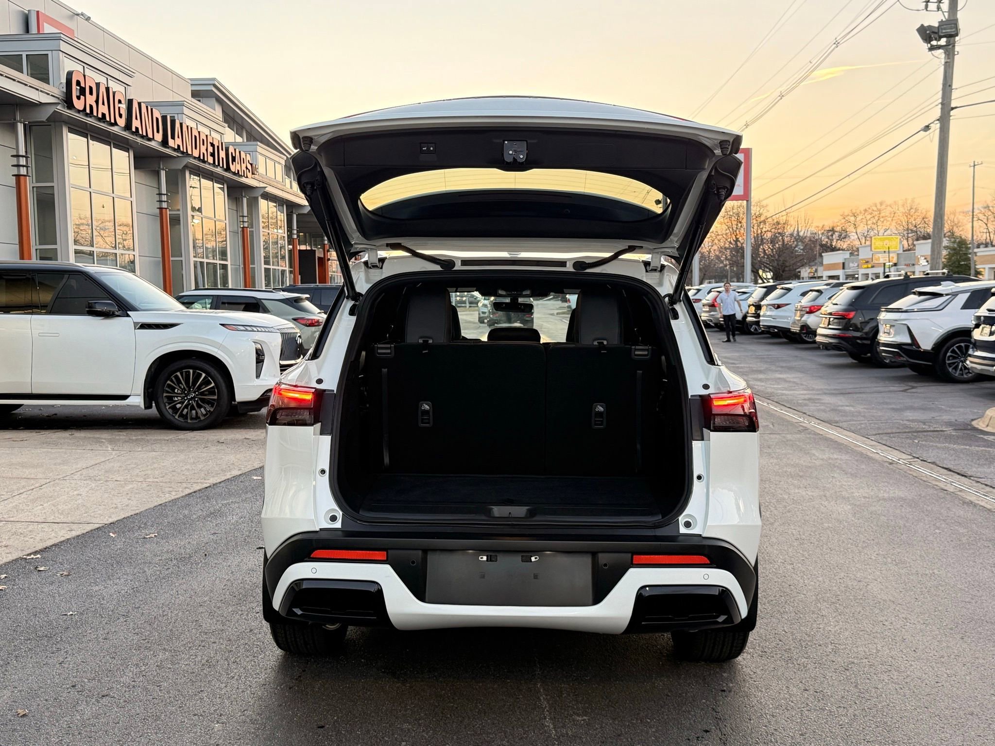 Used 2025 INFINITI QX60 Luxe w/ Black Edition image 34