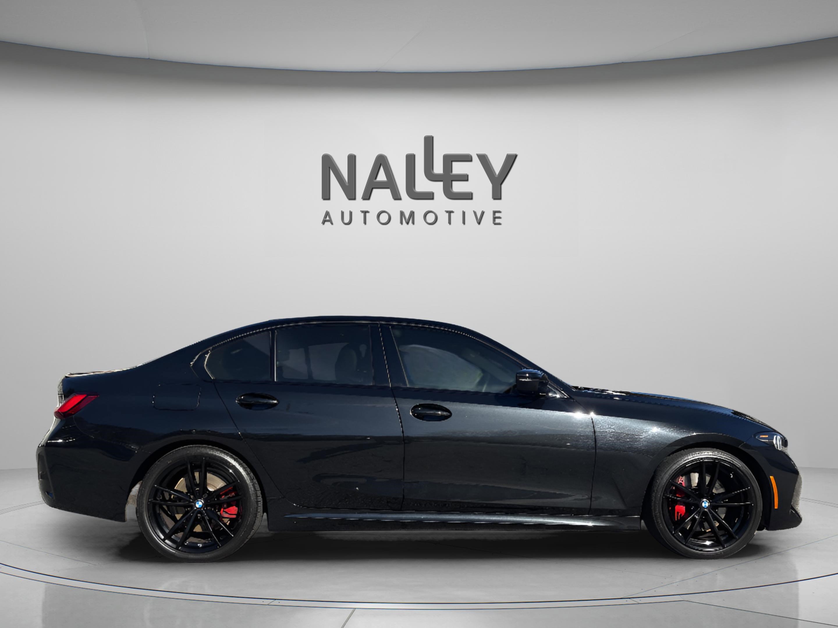 Used 2023 BMW 330i Sedan w/ M Sport Package image 4