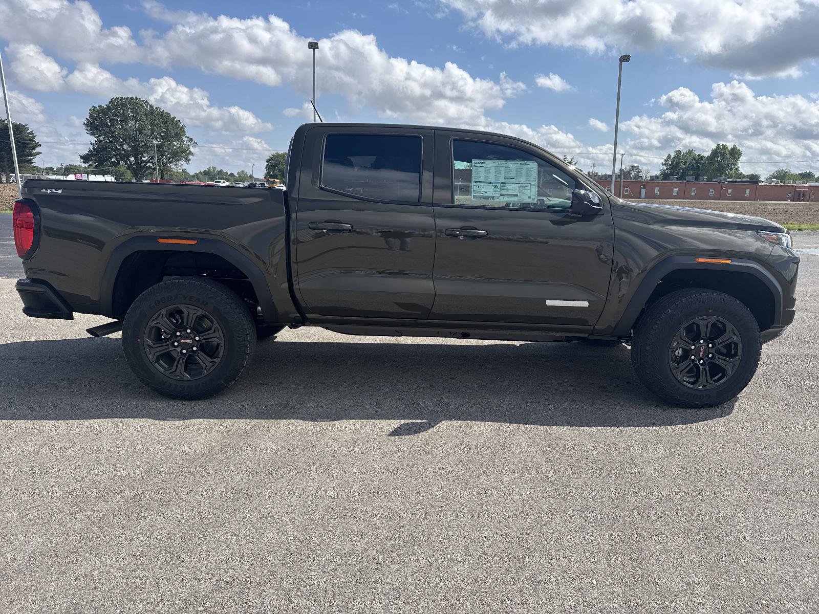 New 2025 GMC Canyon Elevation w/ Convenience Package image 7