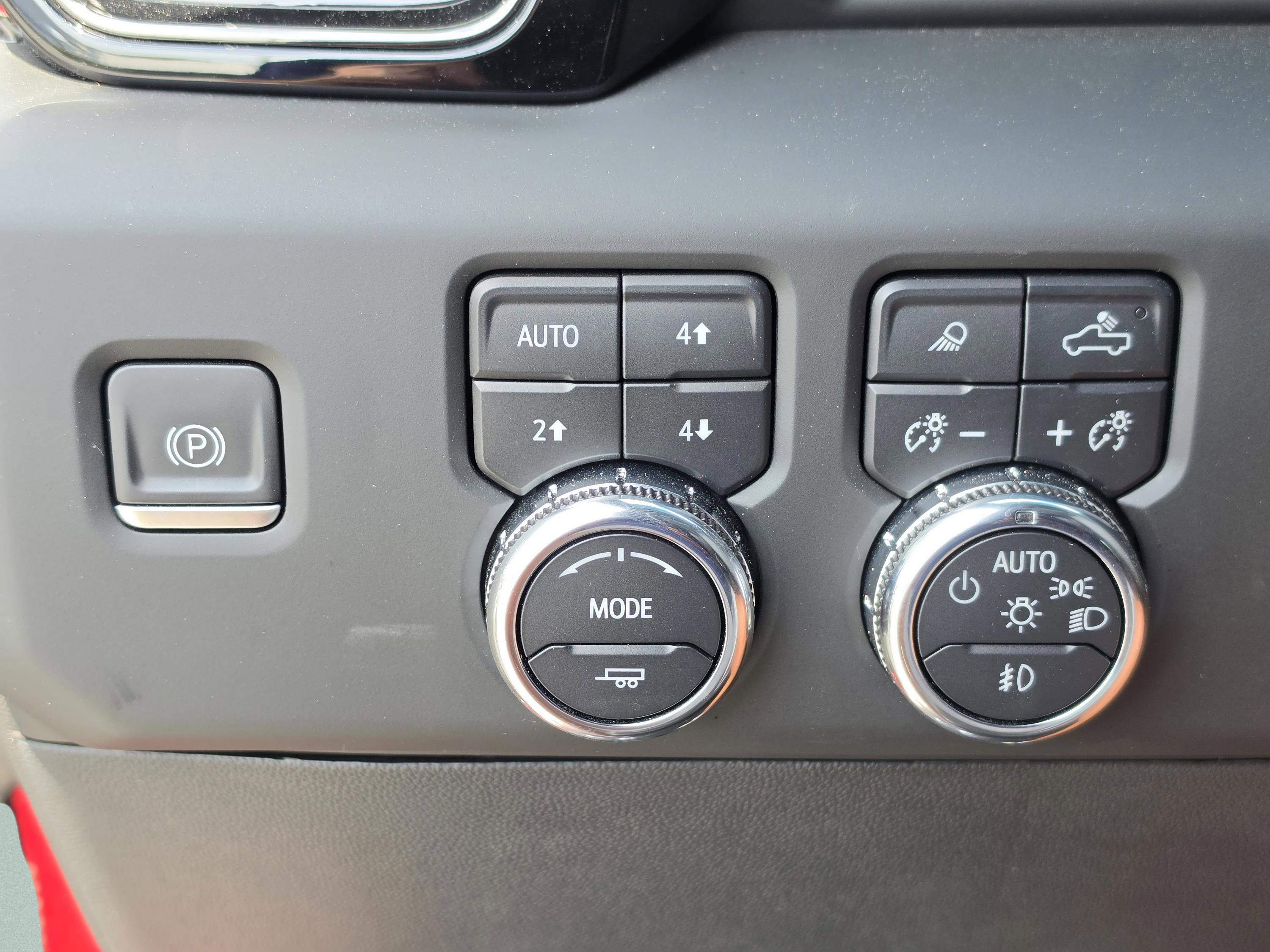 Used 2024 GMC Sierra 2500 AT4 w/ AT4 Premium Plus Package AWD/4WD image 21