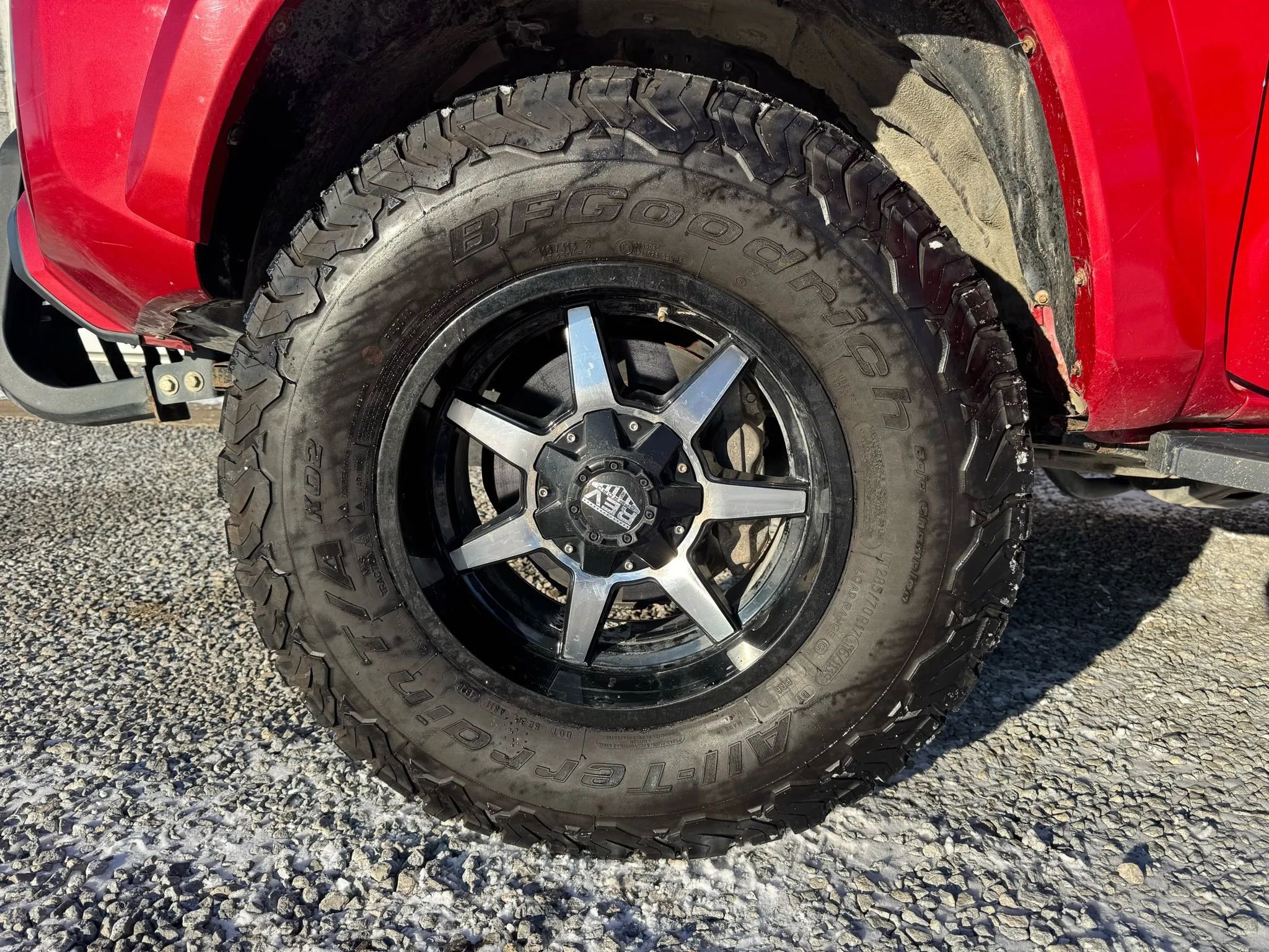 Used 2018 Toyota Tacoma SR5 w/ SR5 Appearance Package (SM) image 20