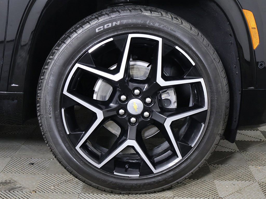 Used 2025 Chevrolet Traverse High Country w/ LPO, Cargo Package image 24