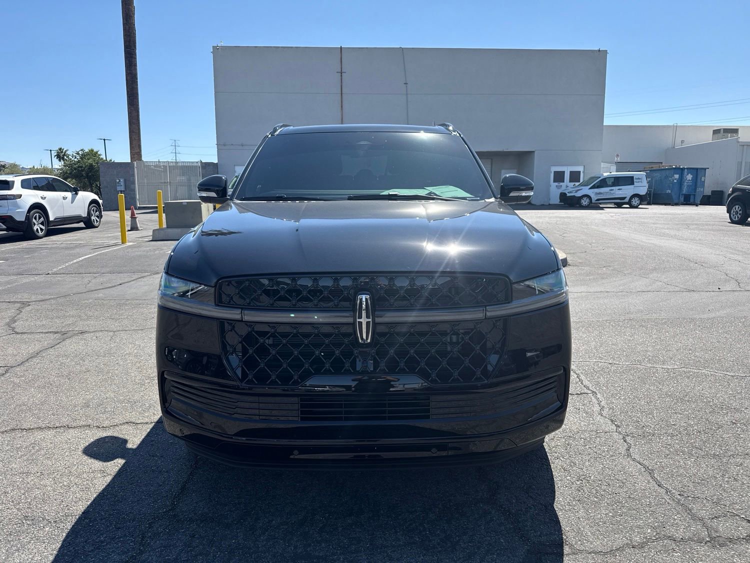 Used 2026 Lincoln Navigator L Reserve w/ Jet Appearance Package AWD/4WD image 2