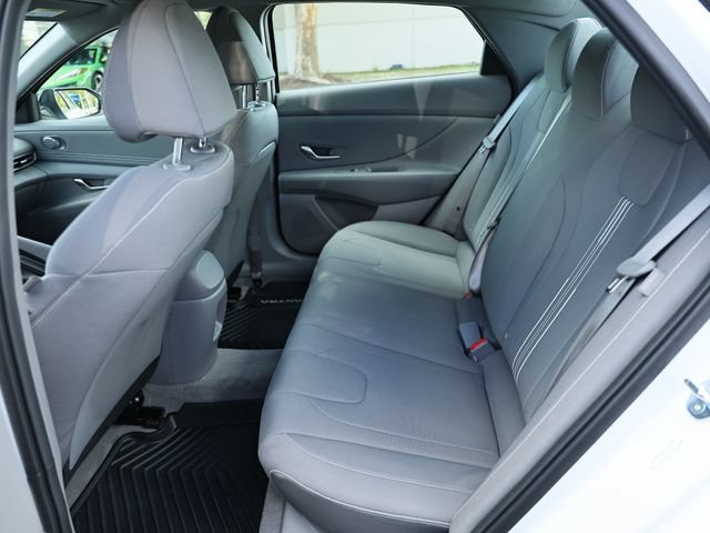 Used 2025 Hyundai Elantra Sport FWD image 24
