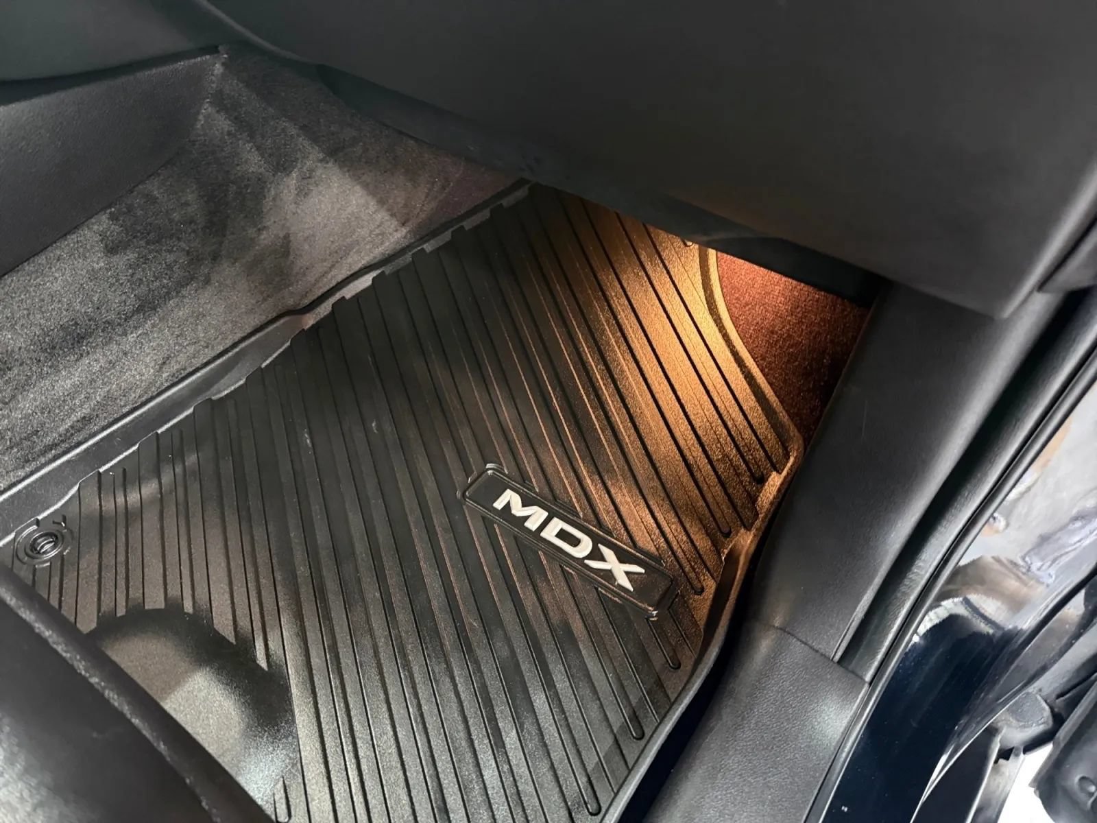 Used 2020 Acura MDX SH-AWD image 23