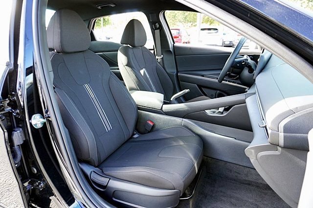 Certified 2026 Hyundai Elantra Sport FWD image 12