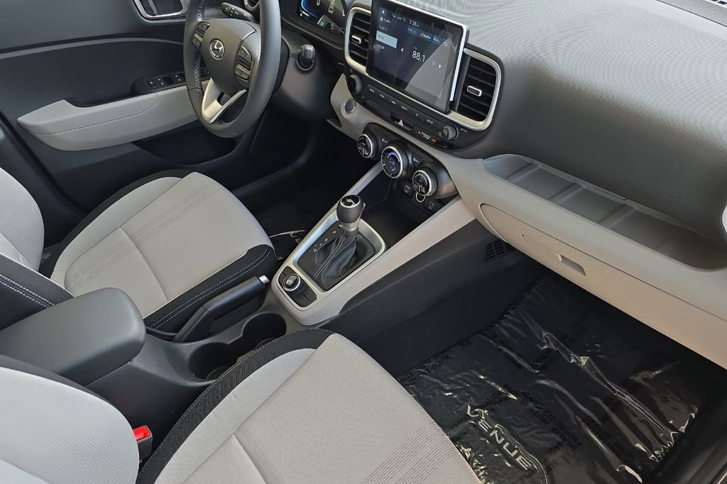 New 2025 Hyundai Venue SEL image 14