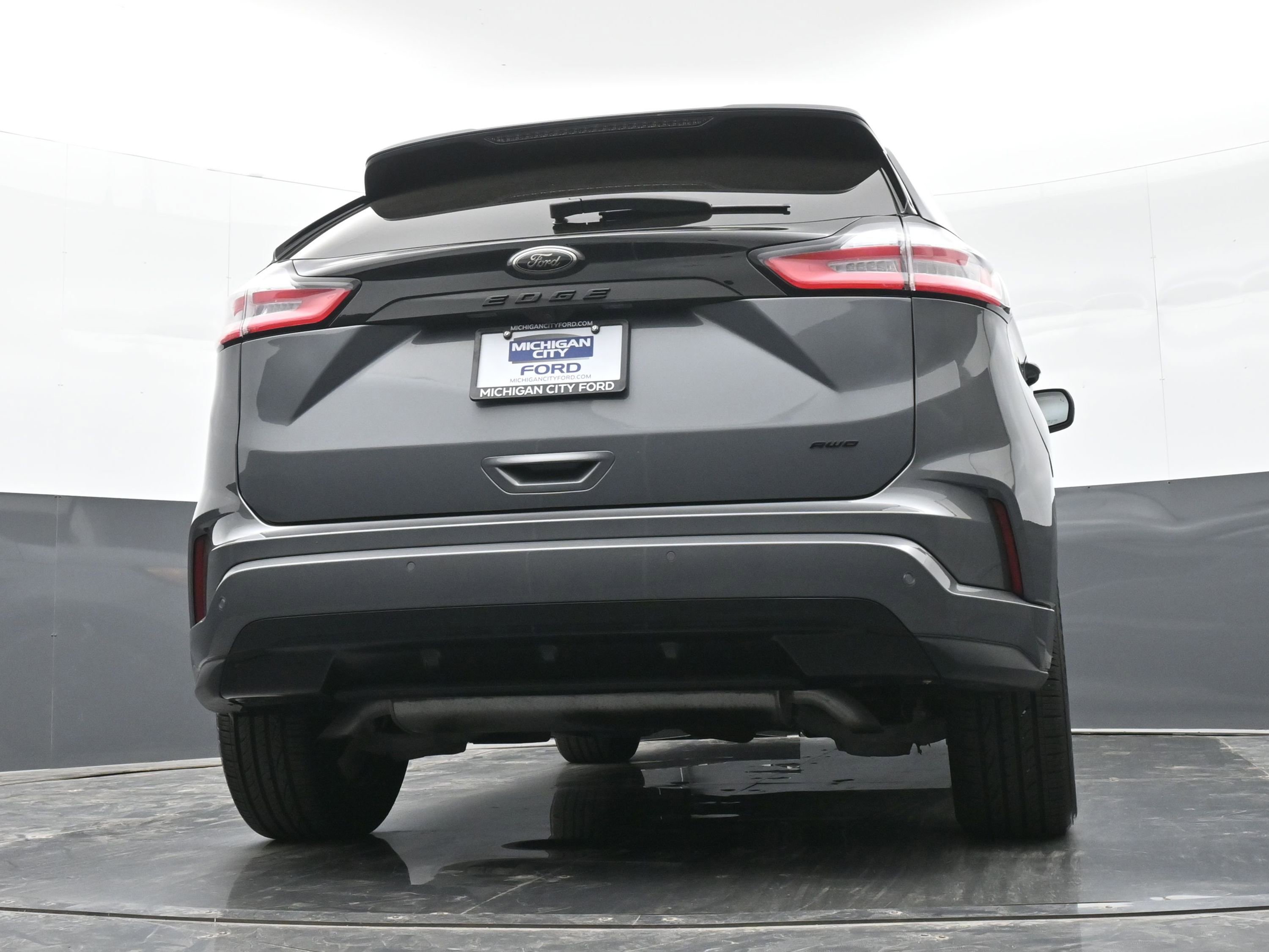 Used 2024 Ford Edge SE w/ Black Appearance Package image 37