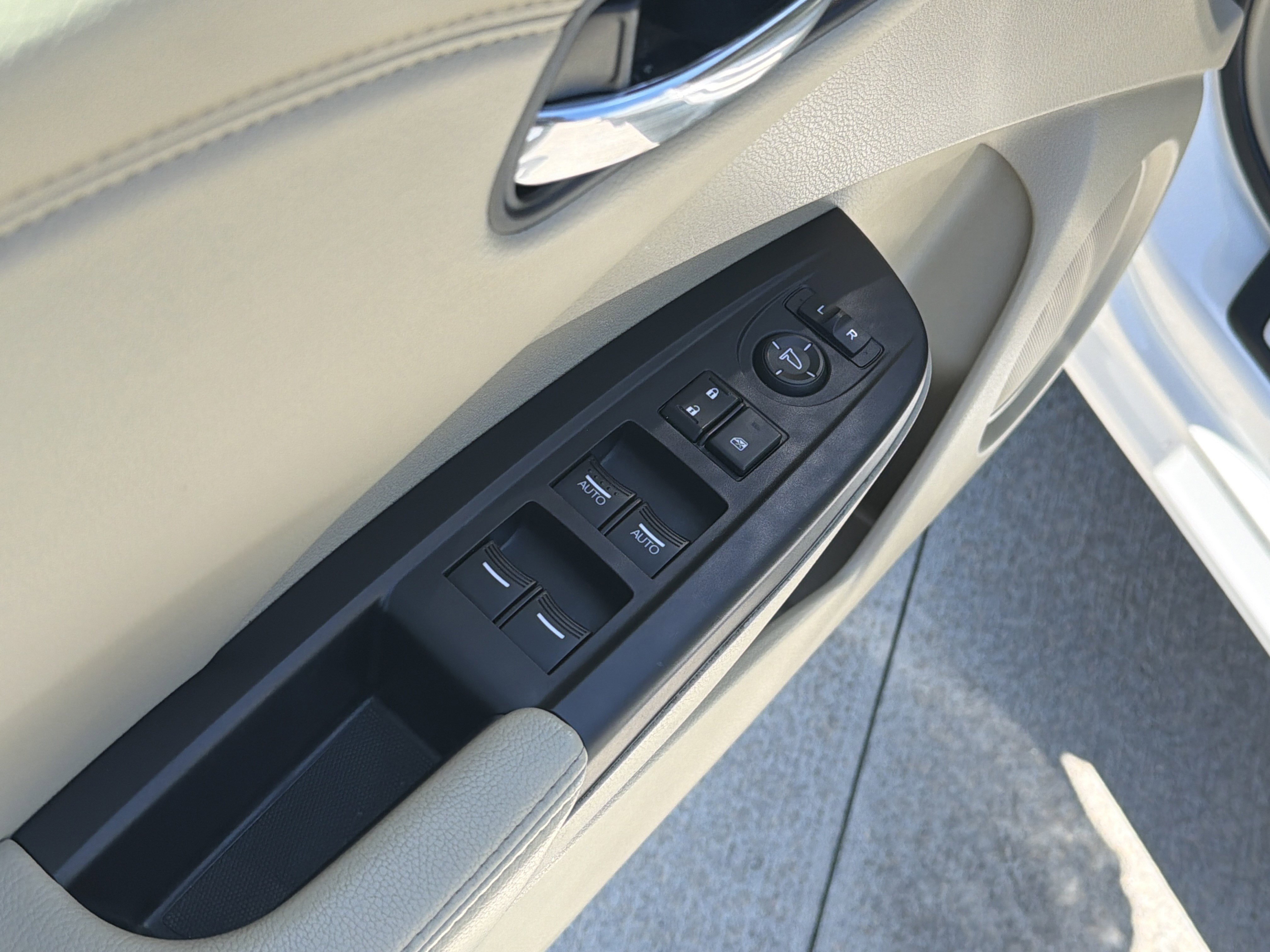 Used 2015 Acura RDX FWD w/ Technology Package image 15