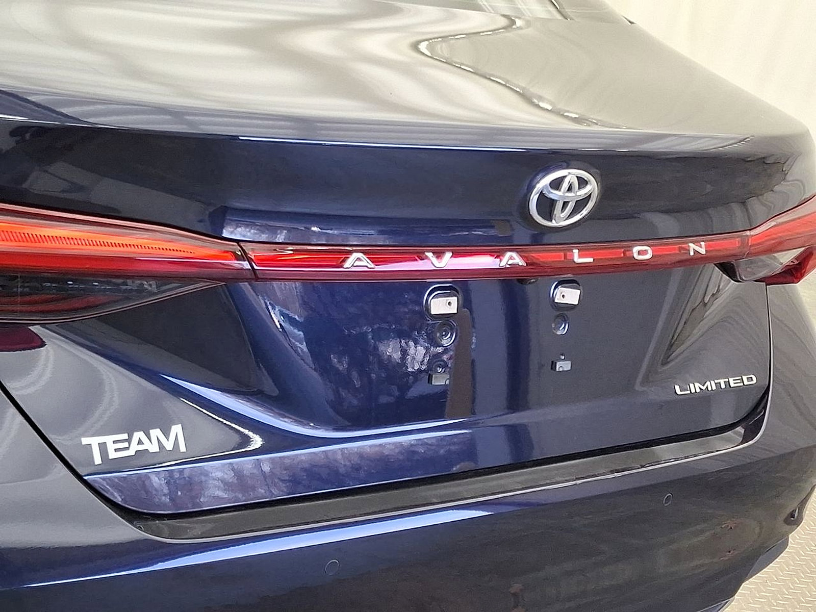 Used 2022 Toyota Avalon Limited w/ Advanced Safety Package image 24