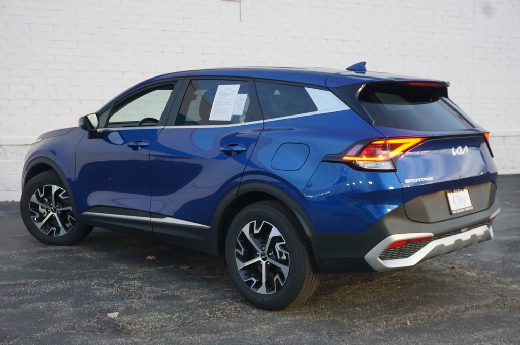 Used 2025 Kia Sportage EX image 8