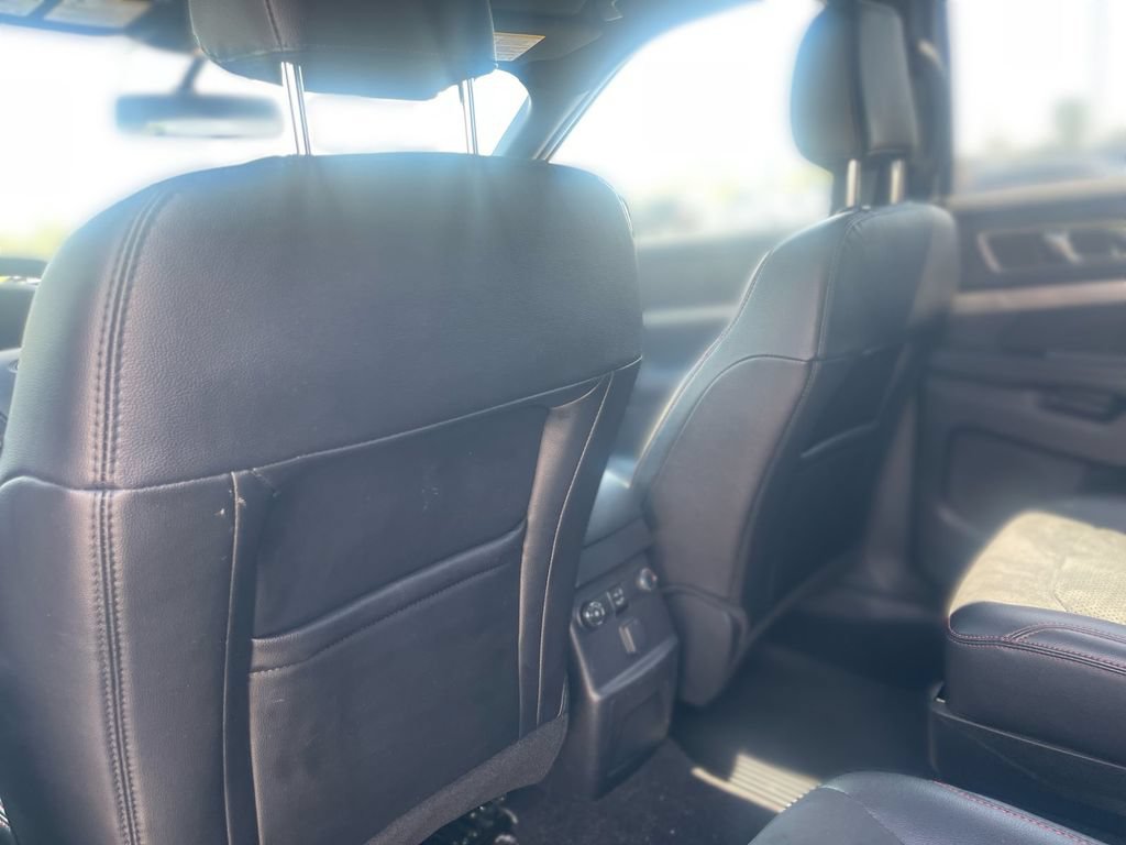 Used 2019 Ford Explorer XLT w/ Equipment Group 202A AWD/4WD image 39