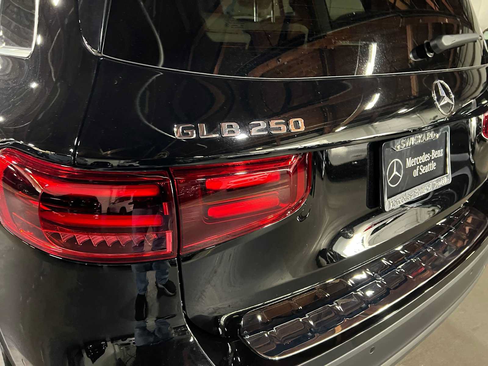 Used 2026 Mercedes-Benz GLB 250 4MATIC image 14