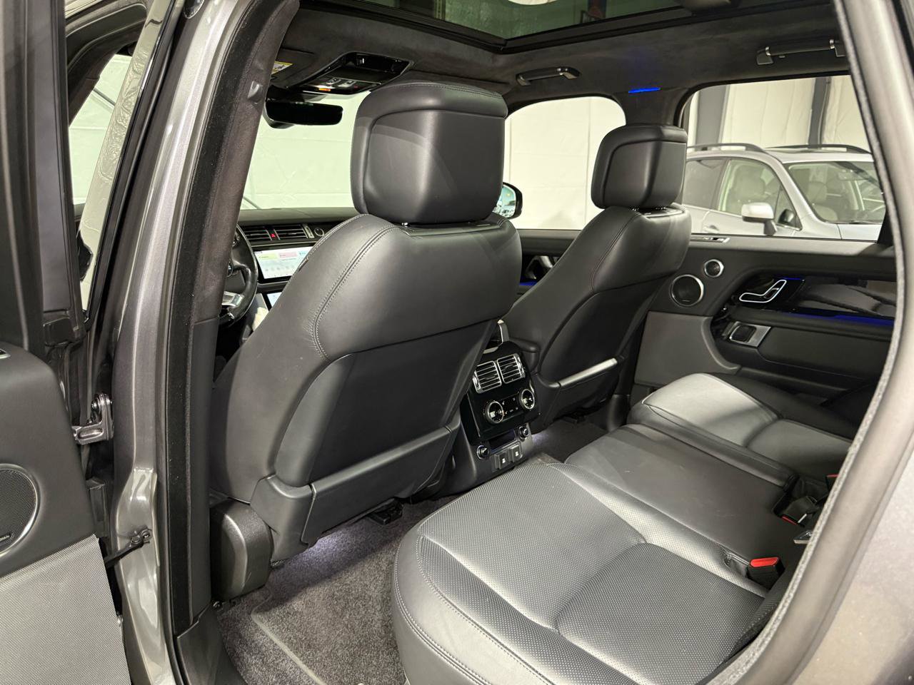 Used 2019 Land Rover Range Rover HSE AWD/4WD image 34