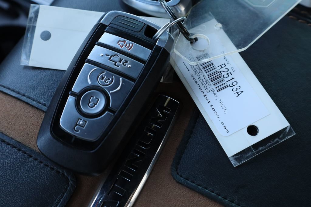 Used 2023 Ford F350 Platinum w/ FX4 Off-Road Package image 36