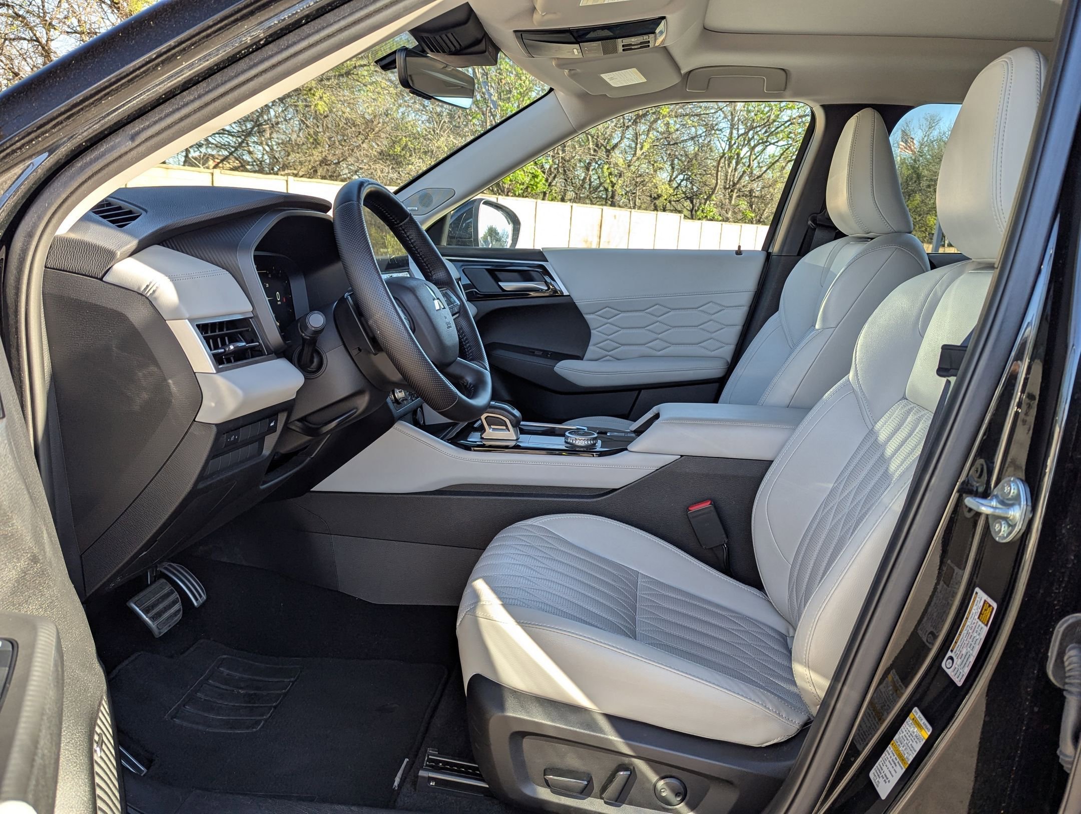 Used 2025 Mitsubishi Outlander SEL image 9