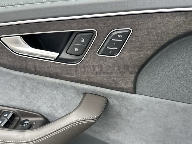 Used 2022 Audi Q8 Prestige image 38