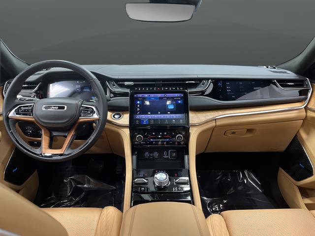 Used 2024 Jeep Grand Cherokee L Summit image 5
