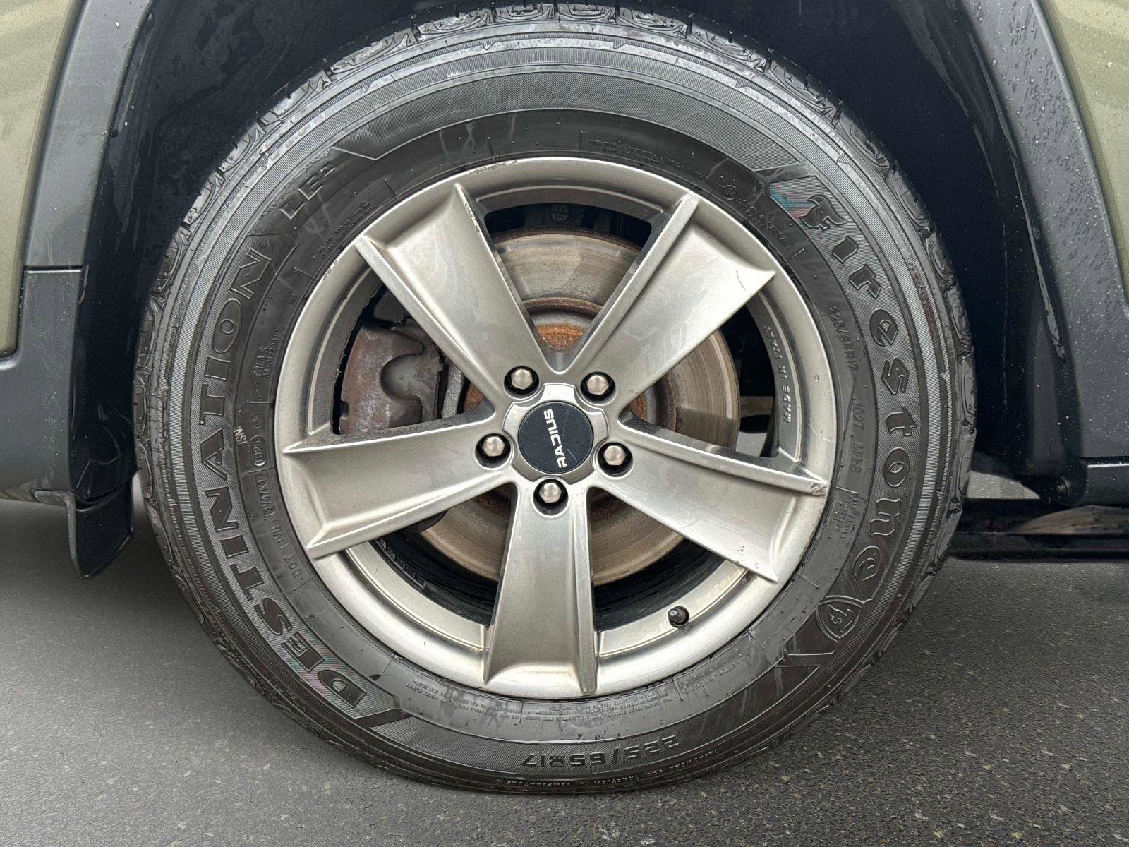 Used 2019 Jeep Cherokee Latitude Plus w/ Cold Weather Group image 9