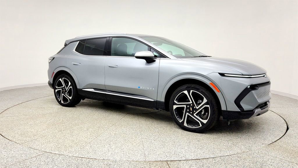 Used 2026 Chevrolet Equinox EV LT w/ Convenience Package II image 3