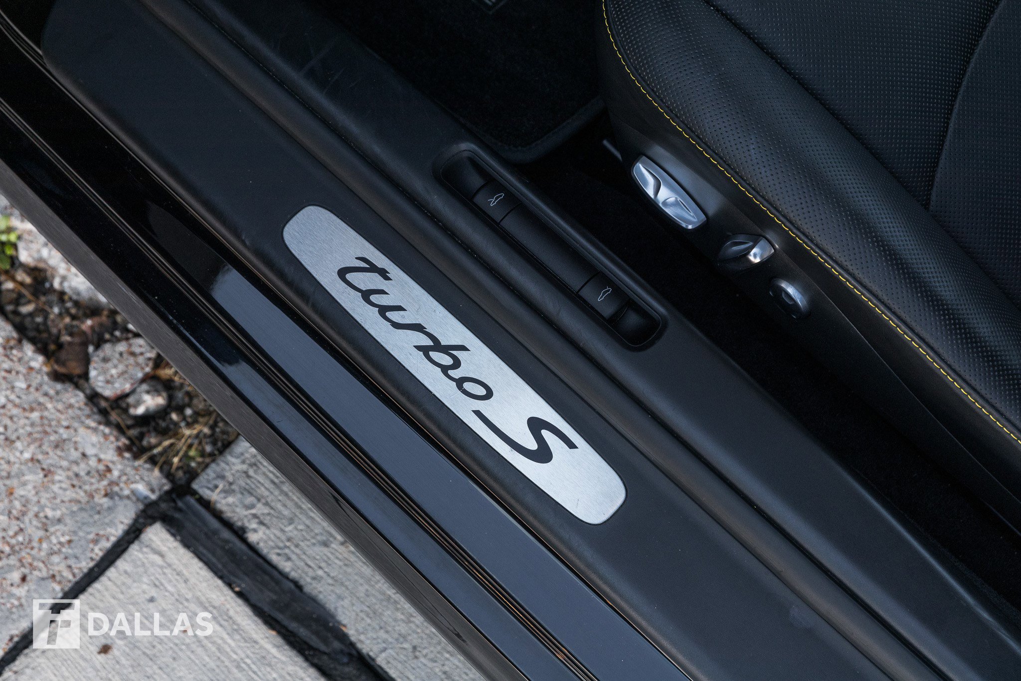 Used 2012 Porsche 911 Turbo S image 20