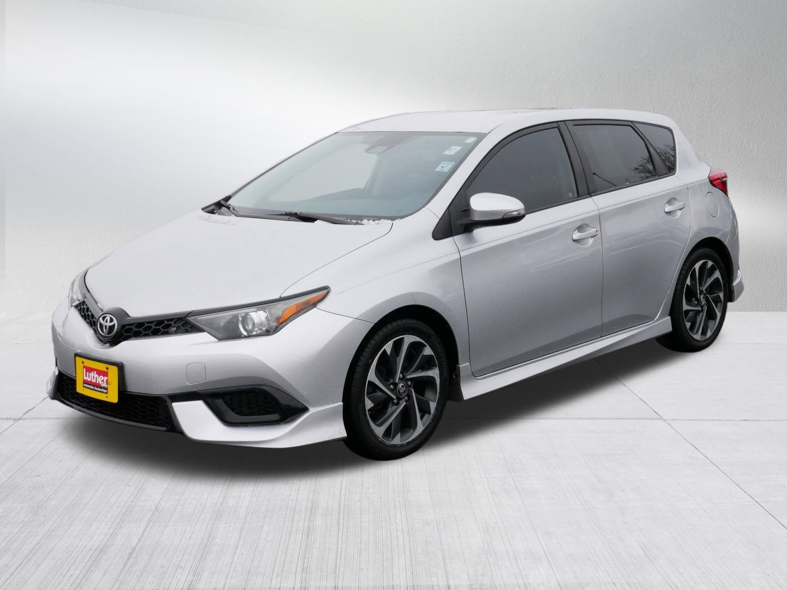 Used 2018 Toyota Corolla iM image 3