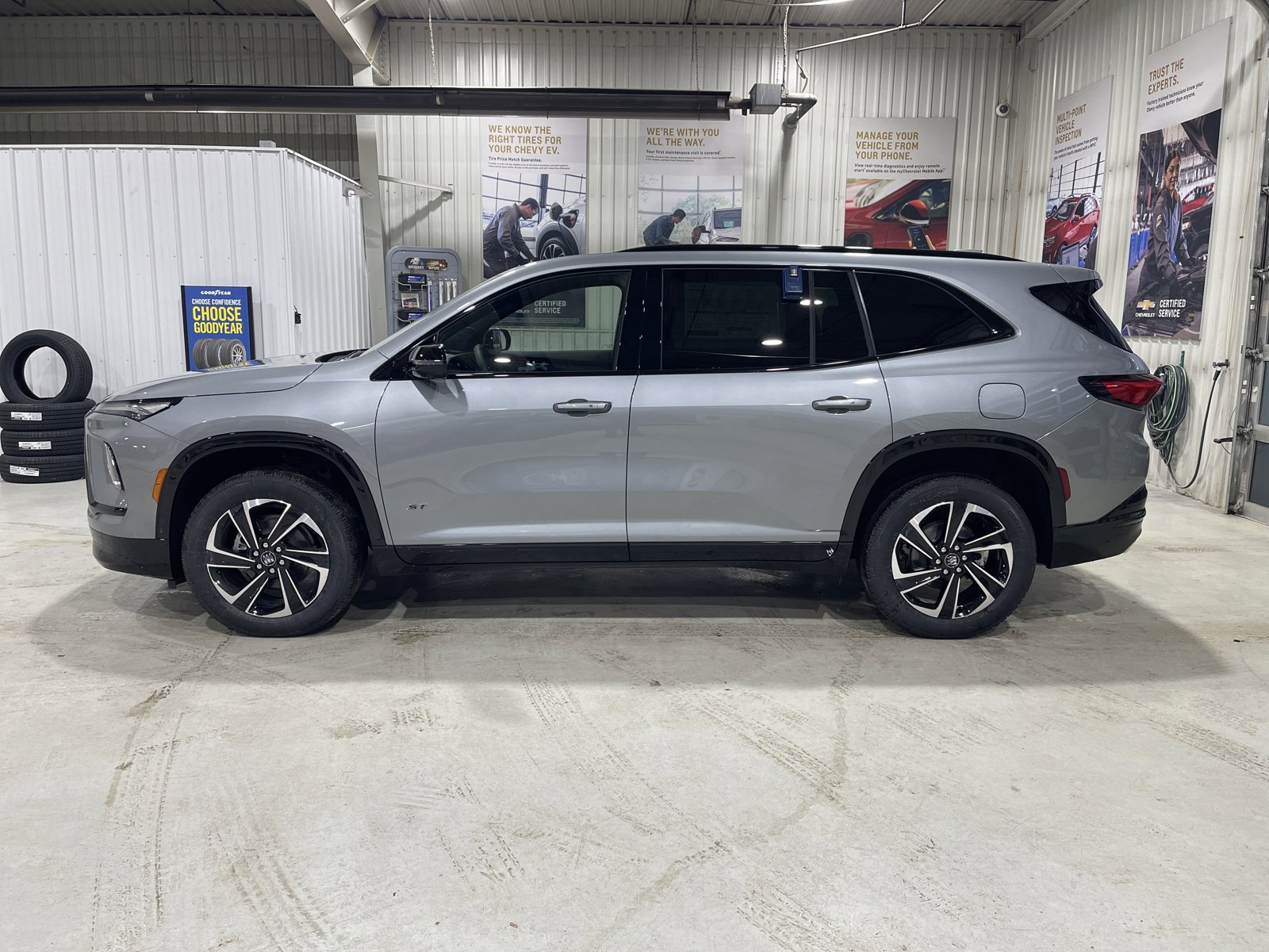 New 2026 Buick Enclave Sport Touring w/ Power Package image 5