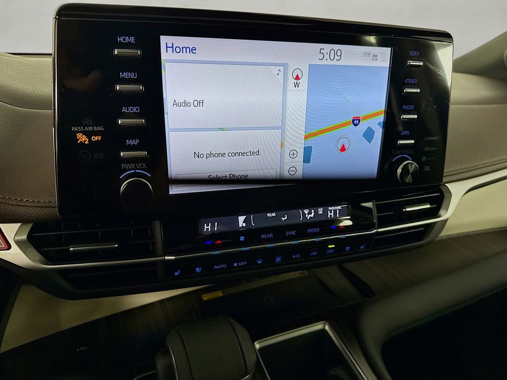 Used 2024 Toyota Sienna Platinum FWD image 19