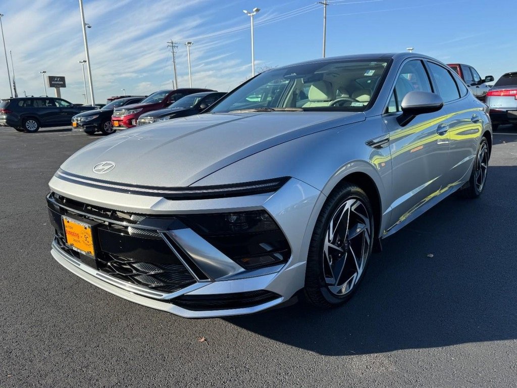 Certified 2024 Hyundai Sonata SEL w/ Convenience Package image 8