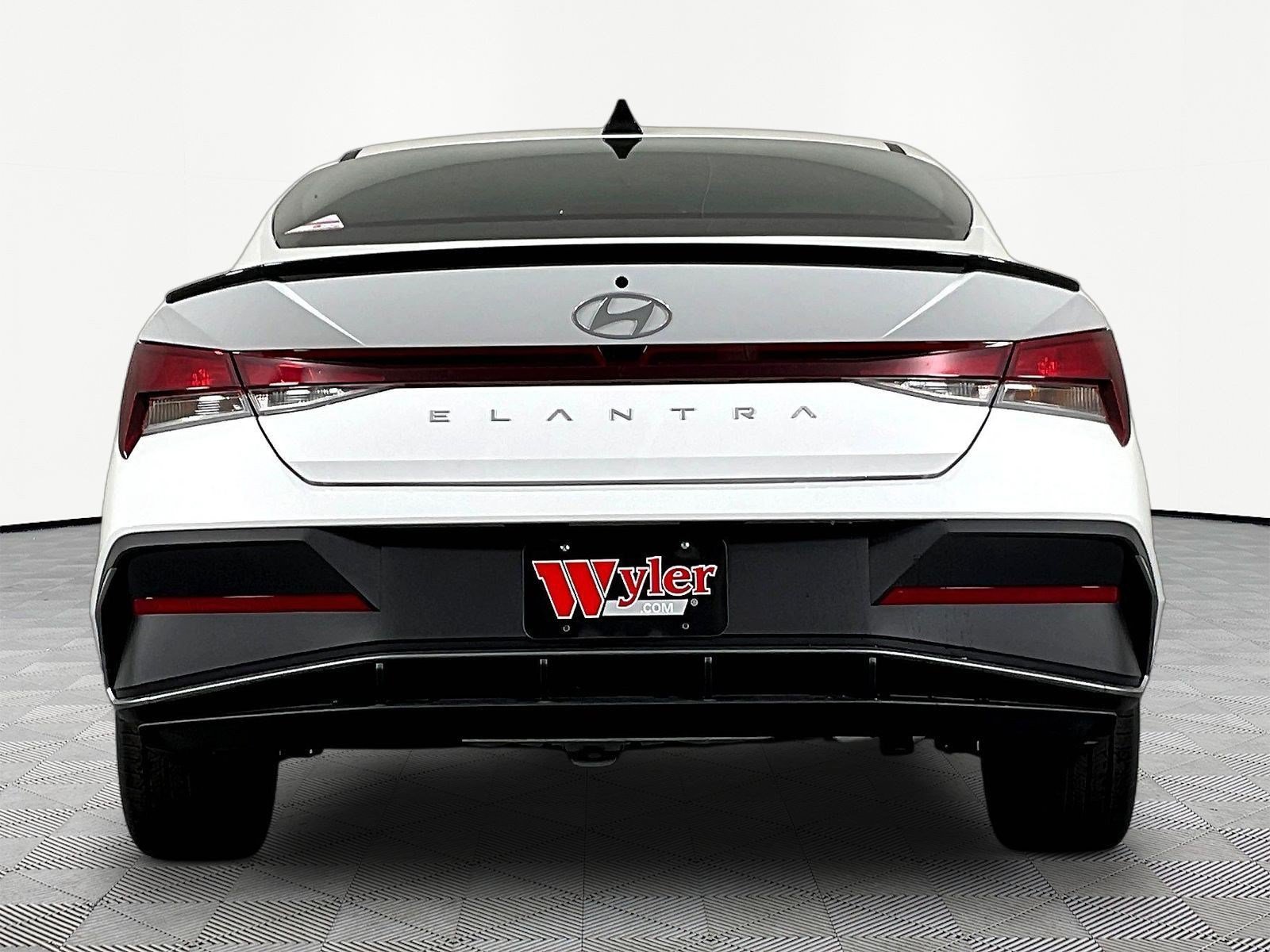 New 2026 Hyundai Elantra SEL Sport FWD image 5