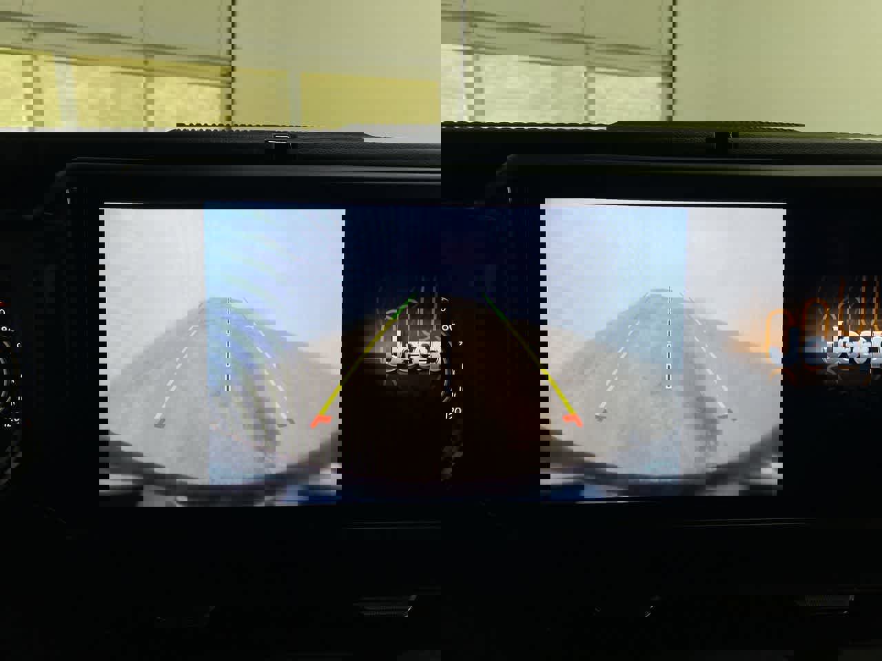 Used 2025 Jeep Wrangler Sahara image 25