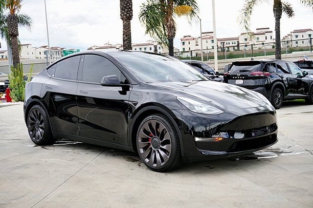 Used 2021 Tesla Model Y Performance AWD/4WD image 2