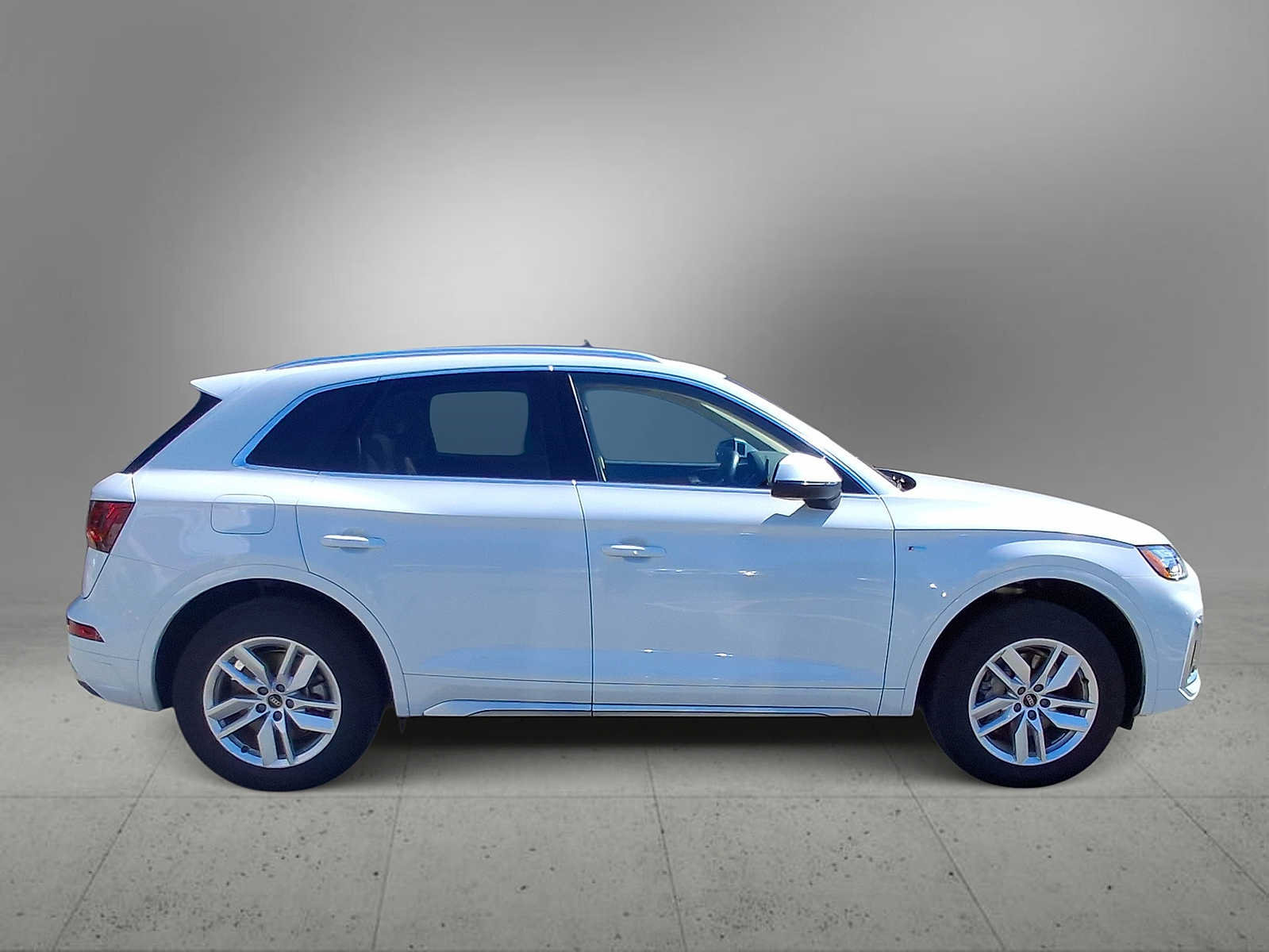 Used 2023 Audi Q5 2.0T Premium w/ Convenience Package AWD/4WD image 9
